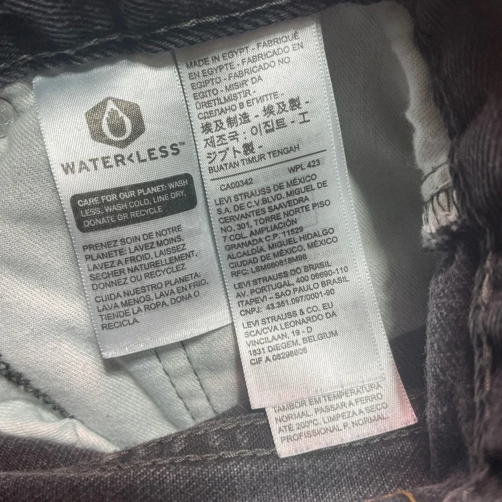 Levis 550 Relaxed Fit Mens Black Denim Jeans W46 L29 WaterLess 0719